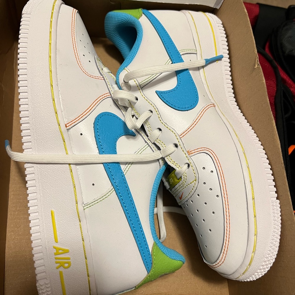 AIR FORCE 1 LVE BE!! Brand new never worn!! 🔥